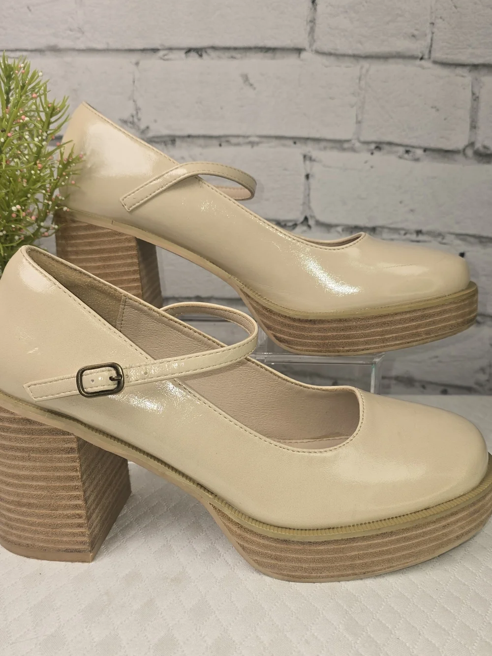 OASIS SOCIETY JENNIFER PLATFORM MARY-JANES CREAM NUDE FAUX PATENT-LEATHER 8.5